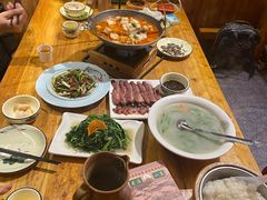 -老滇山寨•云南特色菜•地方菜•民族风情歌舞表演(金碧店)