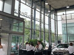 -河北盛世之星奔驰4S店(赵佗公园店)