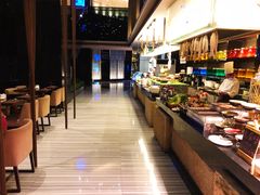 自助取餐区-唐拉雅秀酒店-西锦汇空中BBQ·思创餐厅