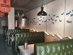 卡座-鸣记脆皮烤鱼(岐山路店)