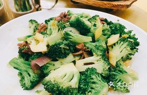Broccoli and Kidney Stir-fry