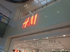 门面-H&M(鹏欣水游城店)