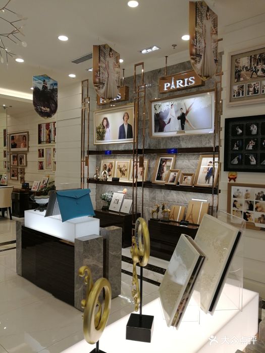 巴黎婚纱(长风旗舰总店)