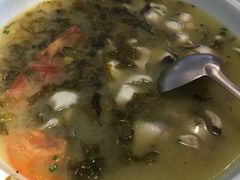 酸汤乌鱼-兔行天下-鸿鹤鲜锅兔(中海国际店)