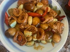 腊八蒜炒肥肠-君霖海鲜私房菜(春柳店)