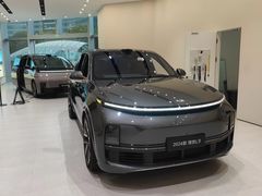 -理想汽车(世纪汇店)