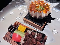 -穹六人间 people 6(岳阳路店)