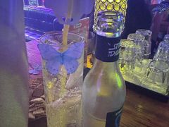 -喜鹊音乐酒馆(西街店)