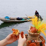 这家餐厅是真正的湖景餐厅，风景超惬意！阳澄湖大闸蟹