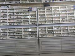 -诺柯视眼镜-蔡司依视路官方工厂店(淞南一店)