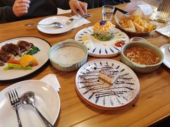 双色慕斯蛋糕-清真·艾美可餐厅(大悦汇店)