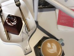 -UNI UNI(环亚凯瑟琳店)