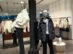 -URBAN REVIVO(上海中庚漫游城店)
