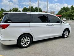 -富君租车(外滩店)