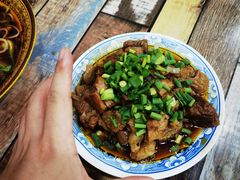 -胥佳烧鸡公牛肉面馆