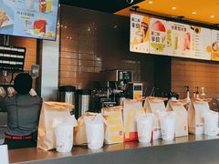 -麦当劳(中二横路店)