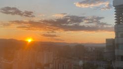 -丽心自助美甲美睫