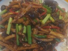 -满盆红龙虾(开发区店)
