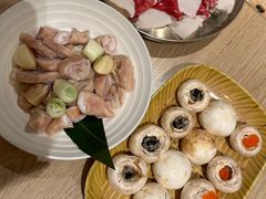 -草家酱蟹炭火烤肉店(珲春南路一店)