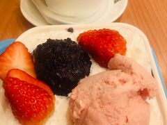 草莓甜心优酪雪-满记甜品(南京虹悦城三店)