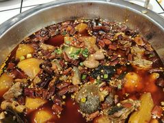 -晓彭肥肠鸡·泡椒鸡火锅(水木天地店)