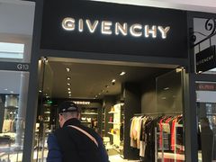 -GIVENCHY(佛罗伦萨小镇奥莱店)