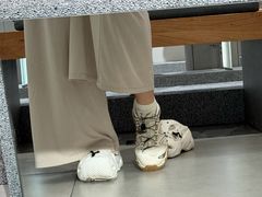 -SALOMON萨洛蒙(长沙国金街店)