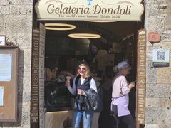 -Gelateria Dondoli