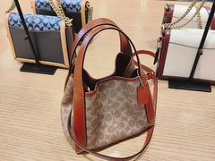 -王府井奥莱临潼小镇(临潼店)
