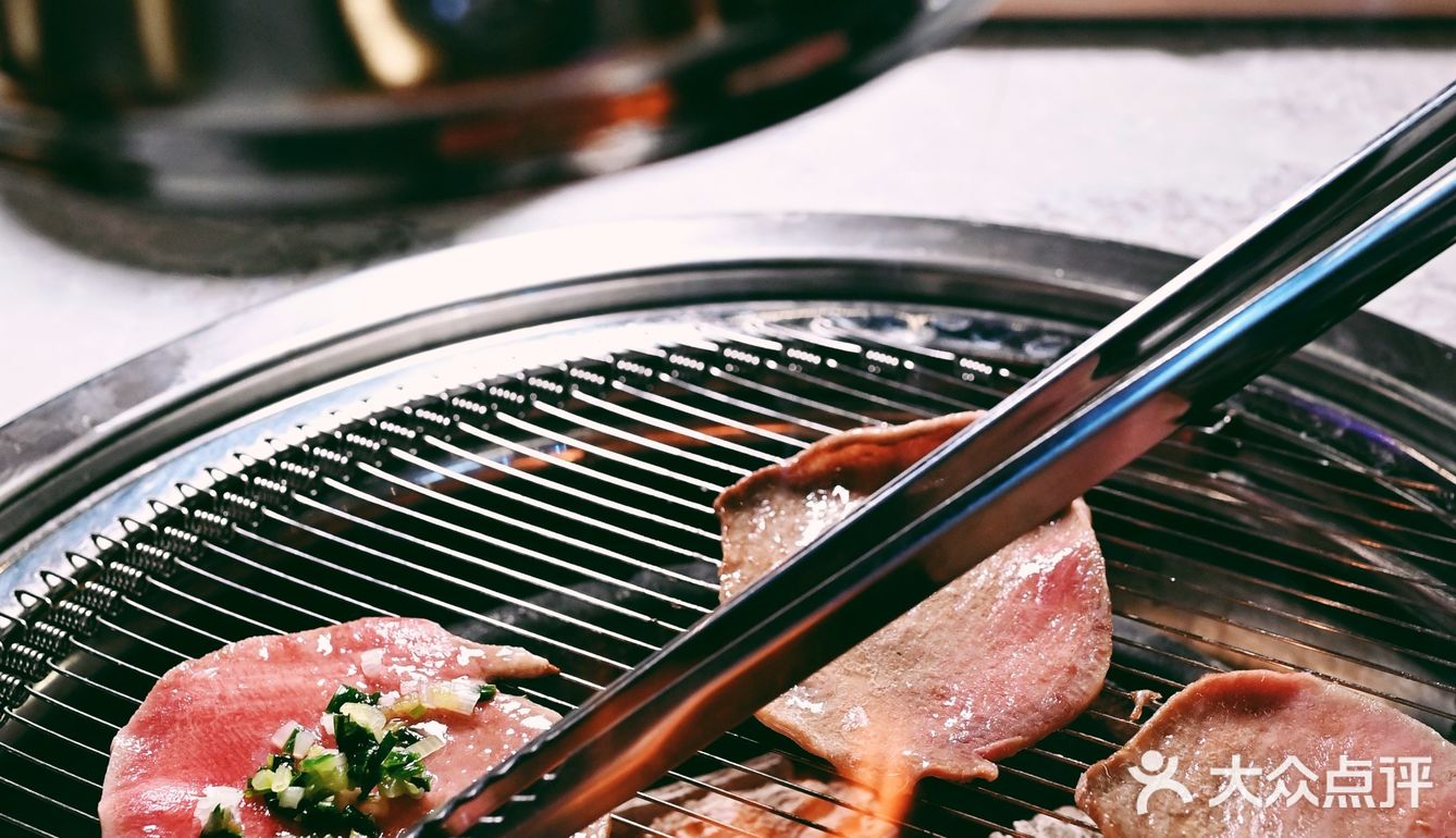 魔都探店|太空舱里吃烤肉，绝了！