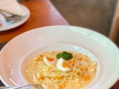 -Chom Cafe and Restaurant