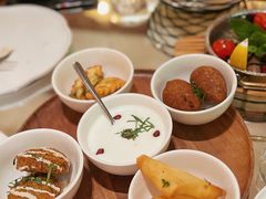 Eli小食拼盘-ELI FALAFEL Lebanese&Mediterranean黎巴嫩美食(富城路店)