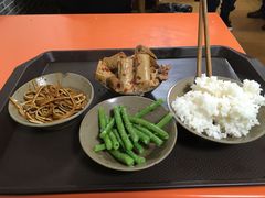-董哥山城碗碗香(美专校街店)
