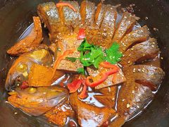 铁锅炖鲤鱼-华盛园卷子王农家菜水库鱼