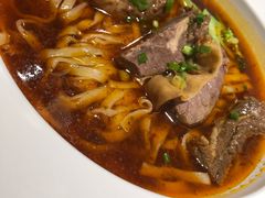 康师傅金牌红烧牛肉面-康师傅私房牛肉面(申虹店)
