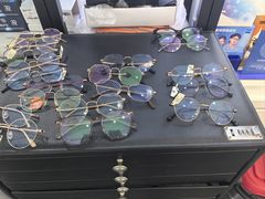 -浮光眼镜·蔡司视觉合作·数字验配中心(陆家嘴店)