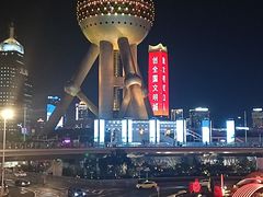 -陆家嘴空中步行连廊