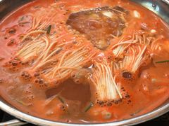 -苗伯妈酸汤火锅