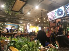 大堂-钢管厂歆瑞源油卤串串香(春熙路太古里店)