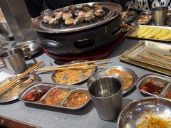 -围炉肉舍丹东海鲜烤肉·烤活鳗(步行街店)