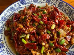 土干辣椒炒肉-瑶河山里菜