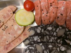 -山野的朋友露营炭火烤肉