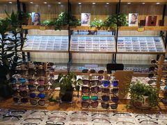 -提一眼镜·蔡司·依视路(小寨店)