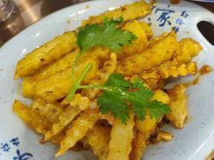 -爆炸头阿姨小四川正宗川味小吃(无任何分店)