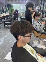 -藤野造型烫染·漂发