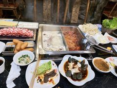 -百年川椒重庆老火锅(光谷店)