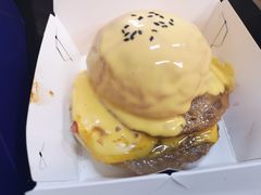 芝士熔岩牛肉汉堡-前进5路汉堡炸鸡(前进五路店)