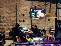 大堂-何师烧烤Pro ·江湖川菜·小龙虾·精酿(太古里旗舰店)