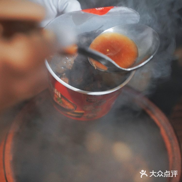 湖州街边吃到了真正的红烧牛肉面🍜豪华版满满的料你会买吗？
