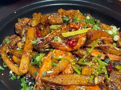 香辣牛蛙虾-回味黑鸭煲·始于2006(万松园店)